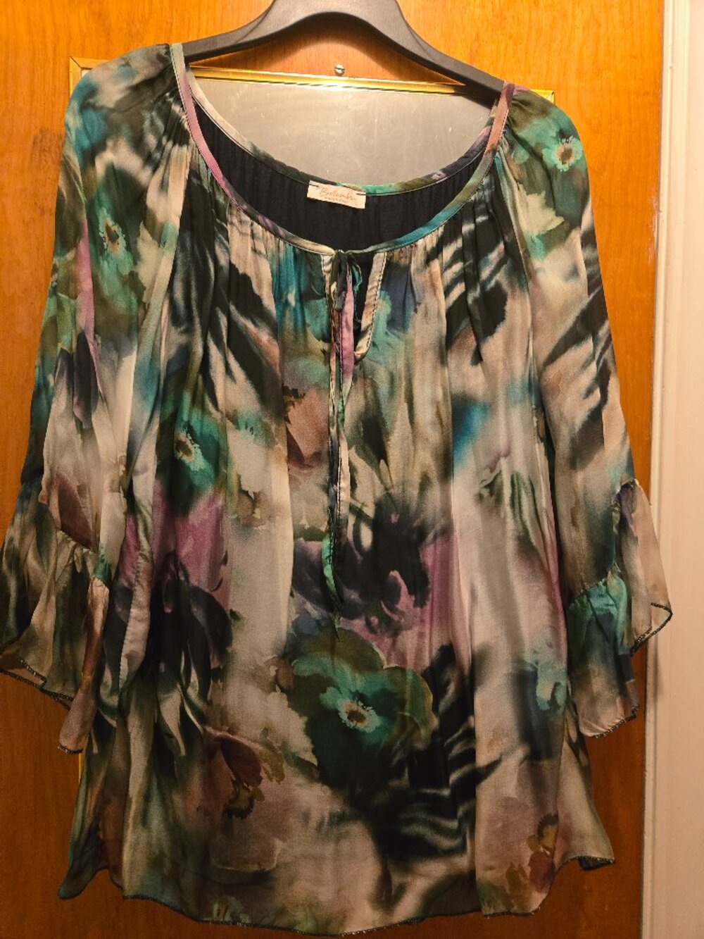 Bellambia Silk Multi-colored Top (L)